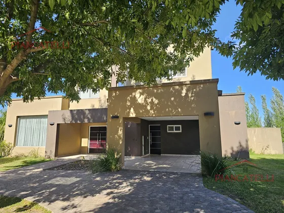 Venta Y Alquiler De Casa En Terravista Con 4 Habitaciones