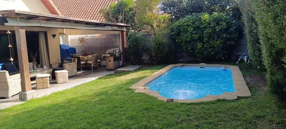 5 Dormitorios + Servicio + Sala Estar + Piscina Amplia Casa