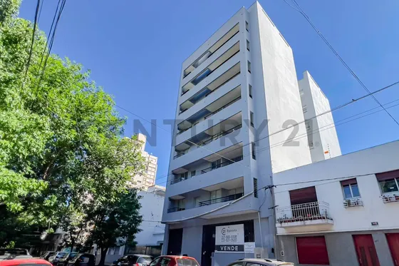 Departamento En Venta En Edificio De Categoría. Ubicado Al Contra Frente. Posee Living Comedor C...