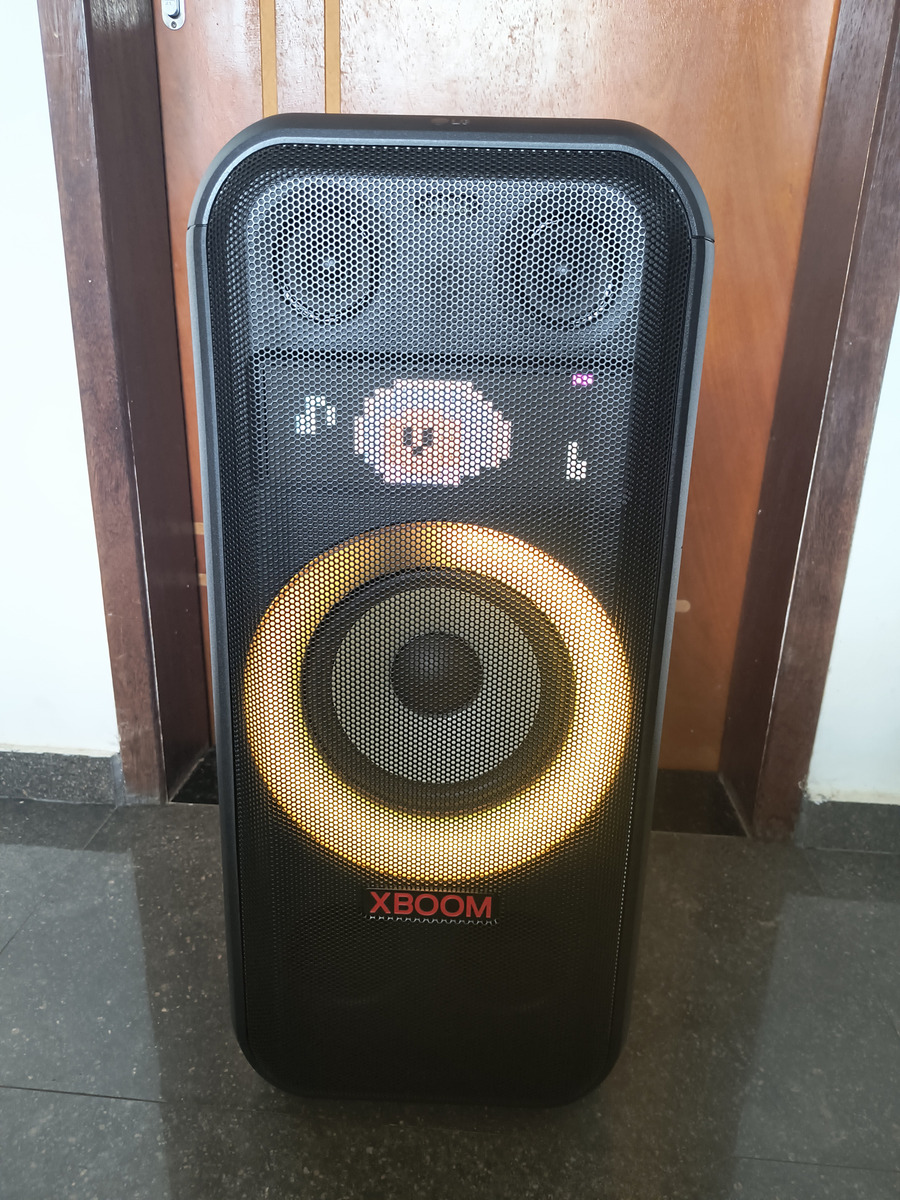 Caixa Acústica LG Xl7s Xboom Partybox Portátil 250w Rms Cor Preto/vermelho