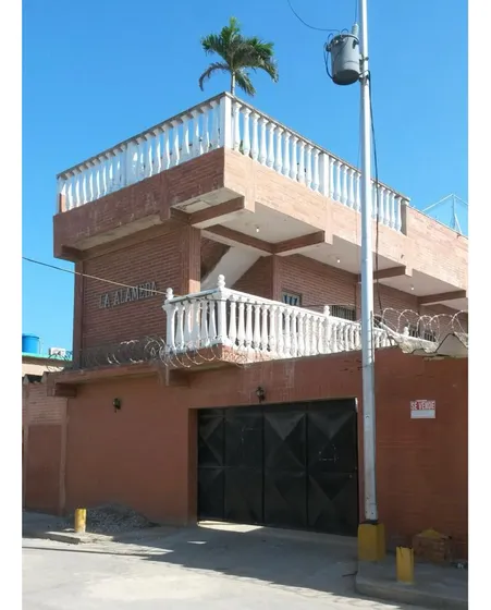 Se Vende Posada Turística, 7 Habitaciones Con Baño Privado.