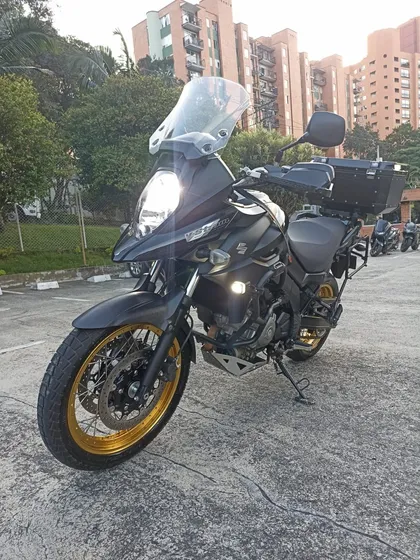 Moto V Strom 650