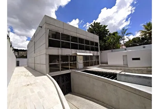 2004 Vendo Casa 682m2 7h/9b/6p Santa Paula