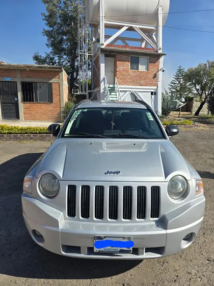 Jeep Compass Base 5vel 4x2 Mt