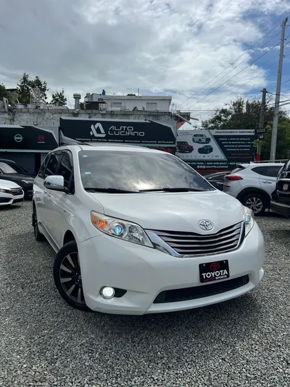 Toyota Sienna Xle