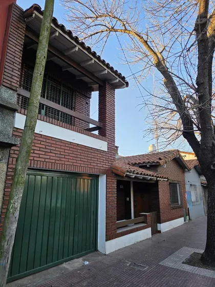 Casa En Venta - 4 Dormitorios 3 Baños - San Fernando