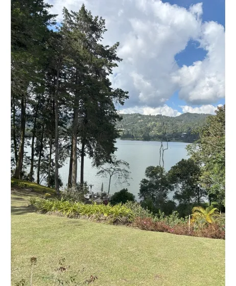Se Alquila Vista De La Represa De La Fe Y Se Presta La Casa.