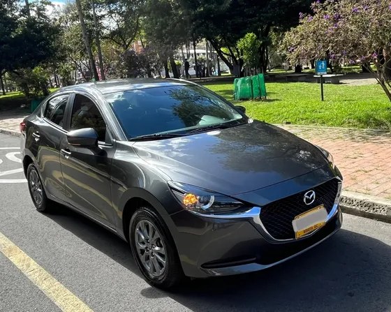 Mazda 2 1.5 Touring Sedan