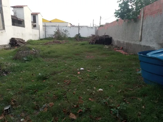  Vendo Fração De Terreno Todo Murado Com 8.5x15=127,5m² Em Cabo Frio R$150.000 
