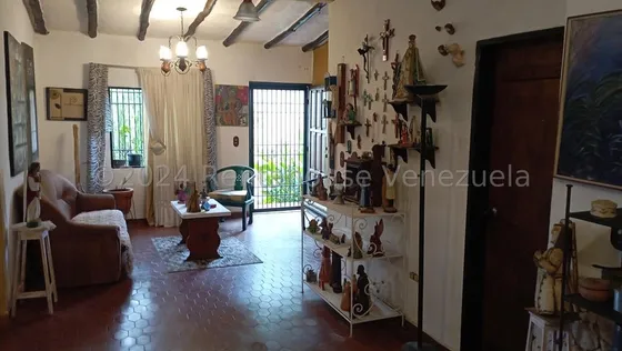 Erika Armeya Vende, Amplia Casa En Urbanizacion La Mata De Cabudare. Flex: 25-18927