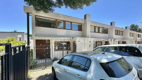 Impecable Townhouse En Venta, Andalué