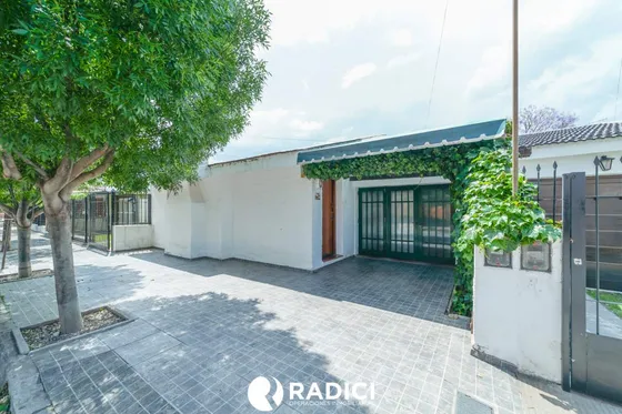 Venta Veni A Conocer Esta Casa - 3 Dor, Gran Patio Con Pileta Y Quincho - Te Va A Encantar !!!