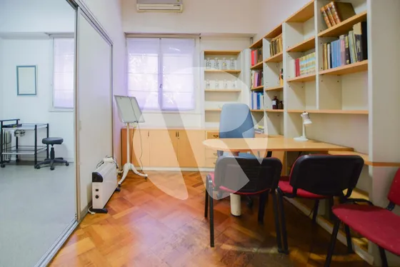 Oficina / Consultorio En Venta Planta Baja En Recoleta!