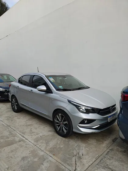 Fiat Cronos 1.8 16v Precision