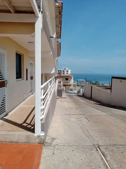Se Vende Apto Planta Baja De 2 Hab ,la Tinia Park Pto La Cruz