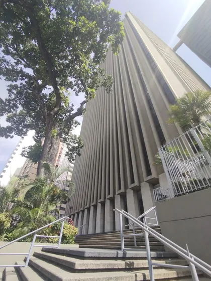 Local Comercial En Venta, Urb. Los Palos Grandes, Torre Cavendes