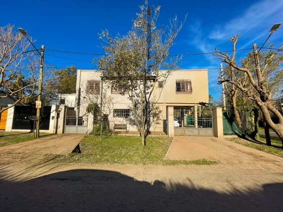 Nuevo Valor!! Luminosa Casa Sobre Las Rotondas De Haras Miri