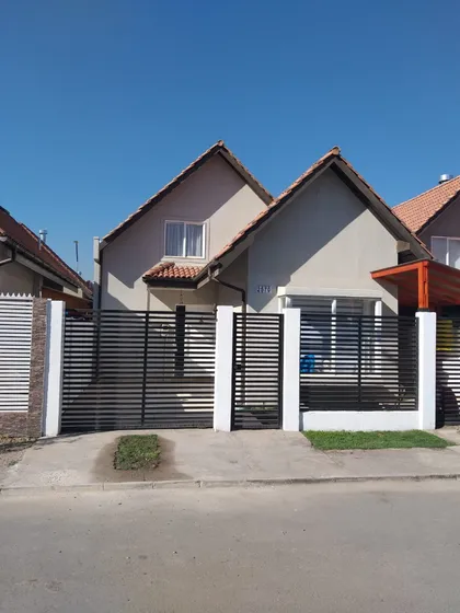 Casa 3 Dormitorios Con Piscina Valles De Peñaflor