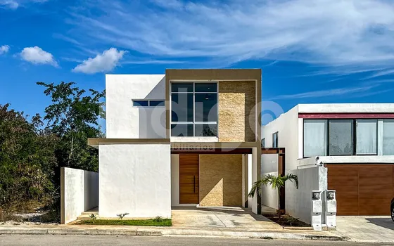 Casa En Venta En Mérida En Privada Yaxlum, Yaxkukul