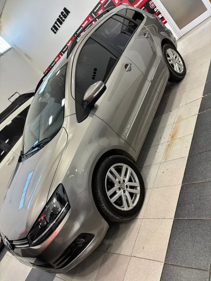 Volkswagen Suran 1.6 Highline