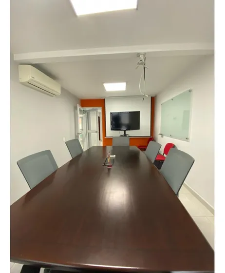 Vendo Edificio Comercial Para Oficina En El Barrio La Flora