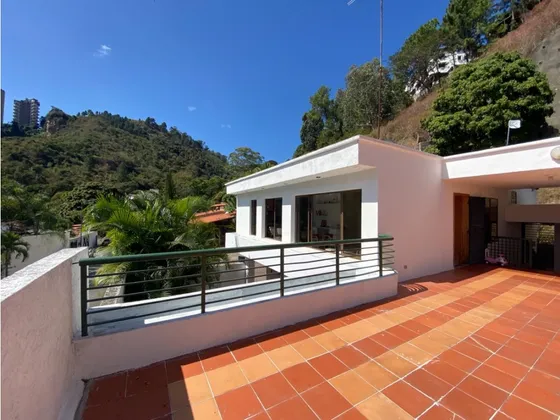 En Venta Casa/c Anexo 800m2 Prados Del Este 2033