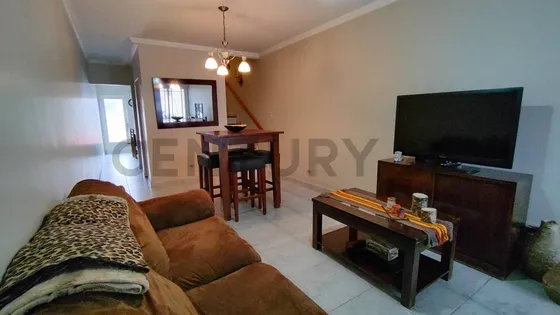 Triplex En Venta 4 Amb En Caseros Con Piscina Y Garaje.