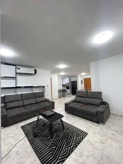 En Venta Penthouse En San Diego En Residencias Valle Topacio. St