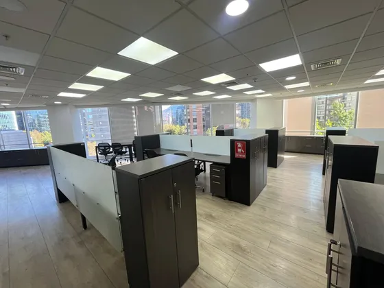 Oficina Amoblada Excelente Estado Y Ubicación Nva Las Condes
