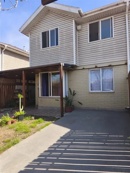 Casa En Venta De 4 Dorm. En Lampa