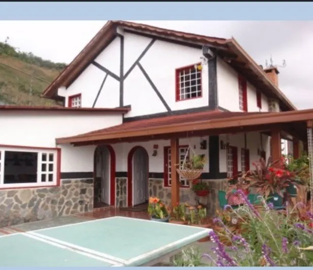 Hermosa Casa 2 Plantas, Colonia Tovar, Con Chimenea,segura, Con Sistema De Alarma, Circuito Cerrado, Camaras.