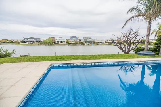 Casa En Venta Al Lago Central Golf Nordelta