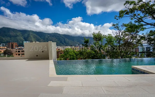 En Edificio Nuevo Apartamento En Venta Las Mercedes Yf 