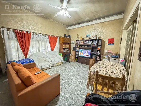Casa De 3 Ambientes En Venta, Bernal - Excelente Ubicacion.