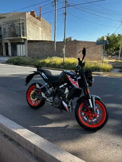 Modelo 2023, Todo Original, Con Muy Poco Uso 6300 Km