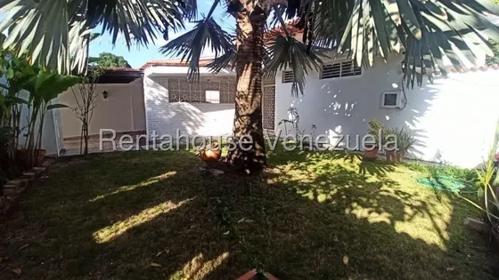 Casa En Venta En La Trinidad Con Agua Constante 26-16920 Jg