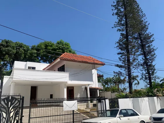 Casa Grande En Cerros De Gurabo