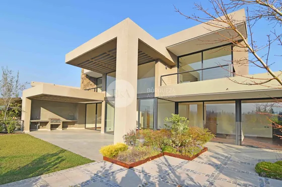 20922 - Condominio Nueva La Dehesa / Shopping