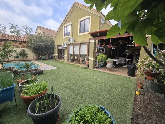 Casa Remodelada. Precio Conversable