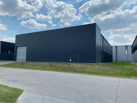 Alquiler De Galpon  1200 M2 Con Oficina Todo A Nuevo, En Moreno