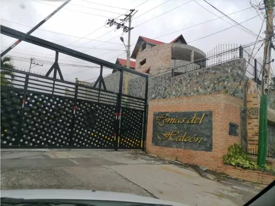 En Venta Terreno 601m2 Lomas Del Halcón 0869