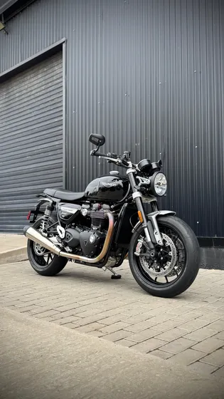 Triumph Speed Twin 1200