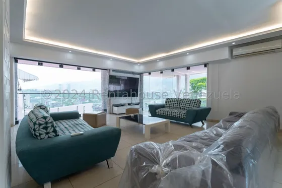 Casa En Alquiler En Los Chaguaramos D25-1187s