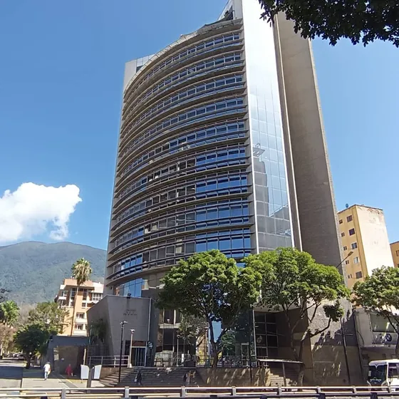 Excelente Oficina Ubicada En La Torre Kyra