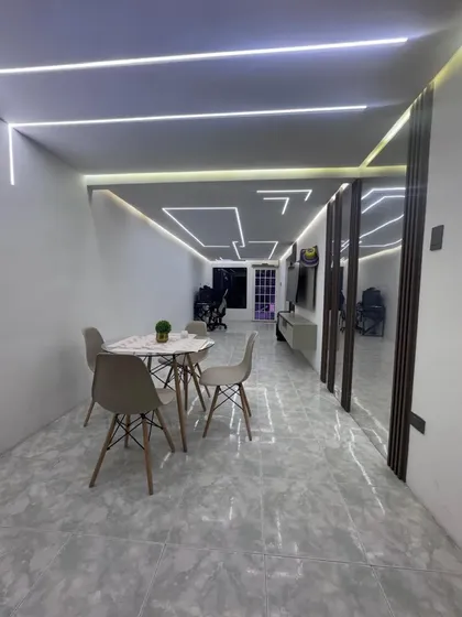 E H Vende Casa En La Esmeralda Excelente Ubicacion Por Encontrarse Cerca A Todos Los Servicios Urbanos Para Tu Tranquilidad Y Confort. Manzana Con Pozo De Agua. Facil Acceso A Los Transportes Cliente