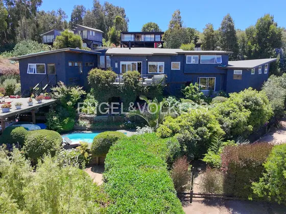 Casa Con Terrazas En Niveles Y Estudio Independiente