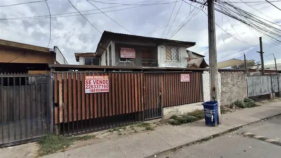 Casa En Venta De 7 Dorm. En La Florida
