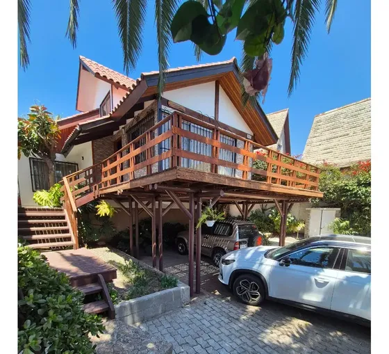 Hermosa Casa Oportunidad . Renovada 3 Dormitorios 2 Baños
