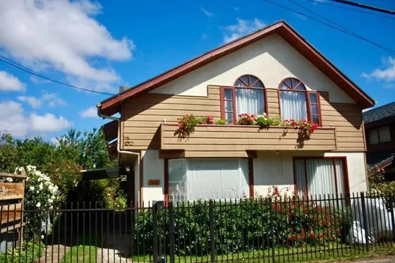 Casa En Venta De 8 Dorm. En Puerto Varas
