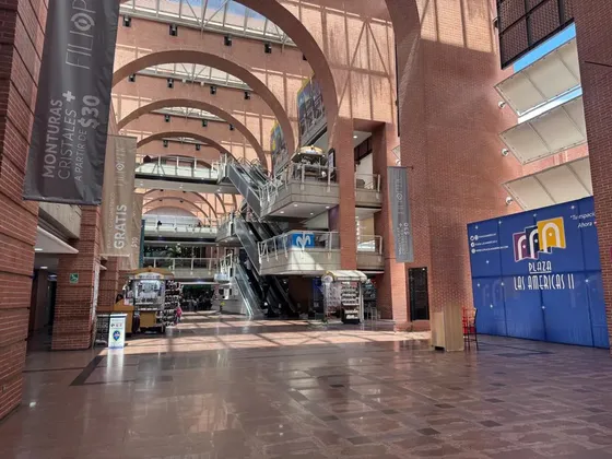 Local Comercial En Alquiler - Cc Plaza Las Amaericas El Cafetal Mls #26-13386 Darlys